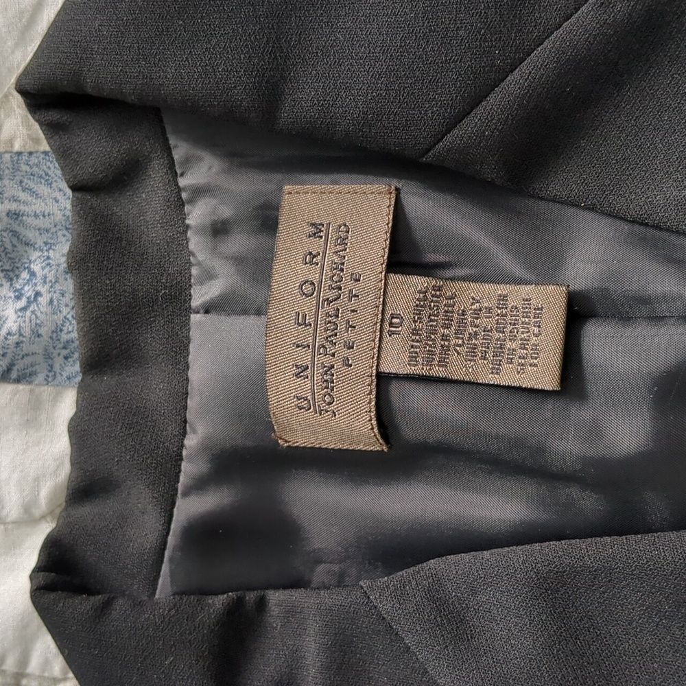 Blazer - Picture 2 of 3